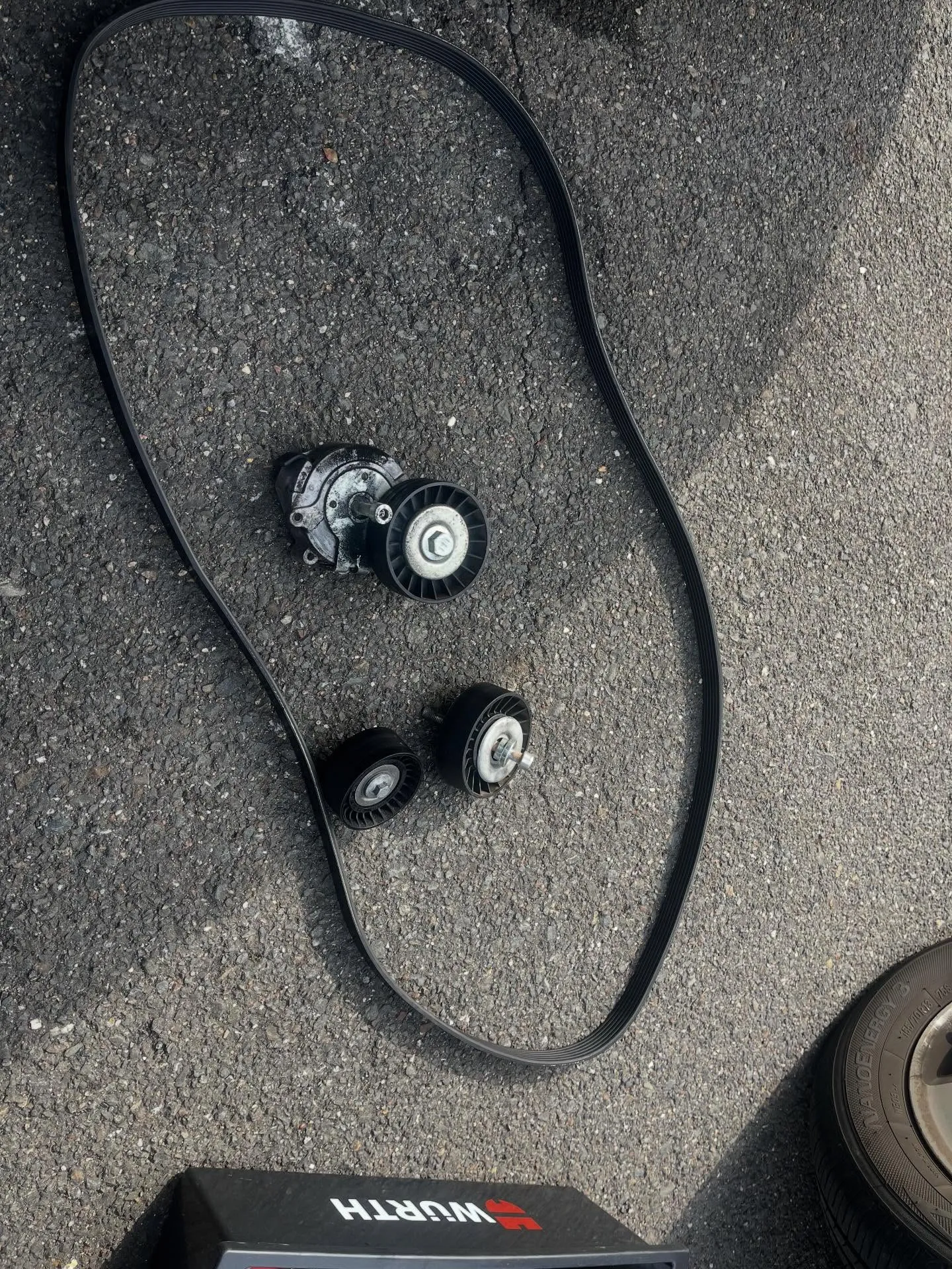 アルファロメオ916GTVのファンベルト、テンショナー、アイ...