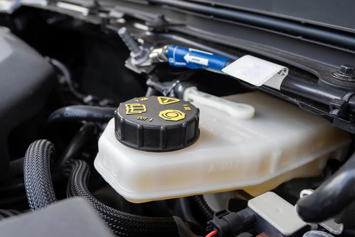 先日の「エンジンオイルは交換が必要か？」という質問に次いで多...