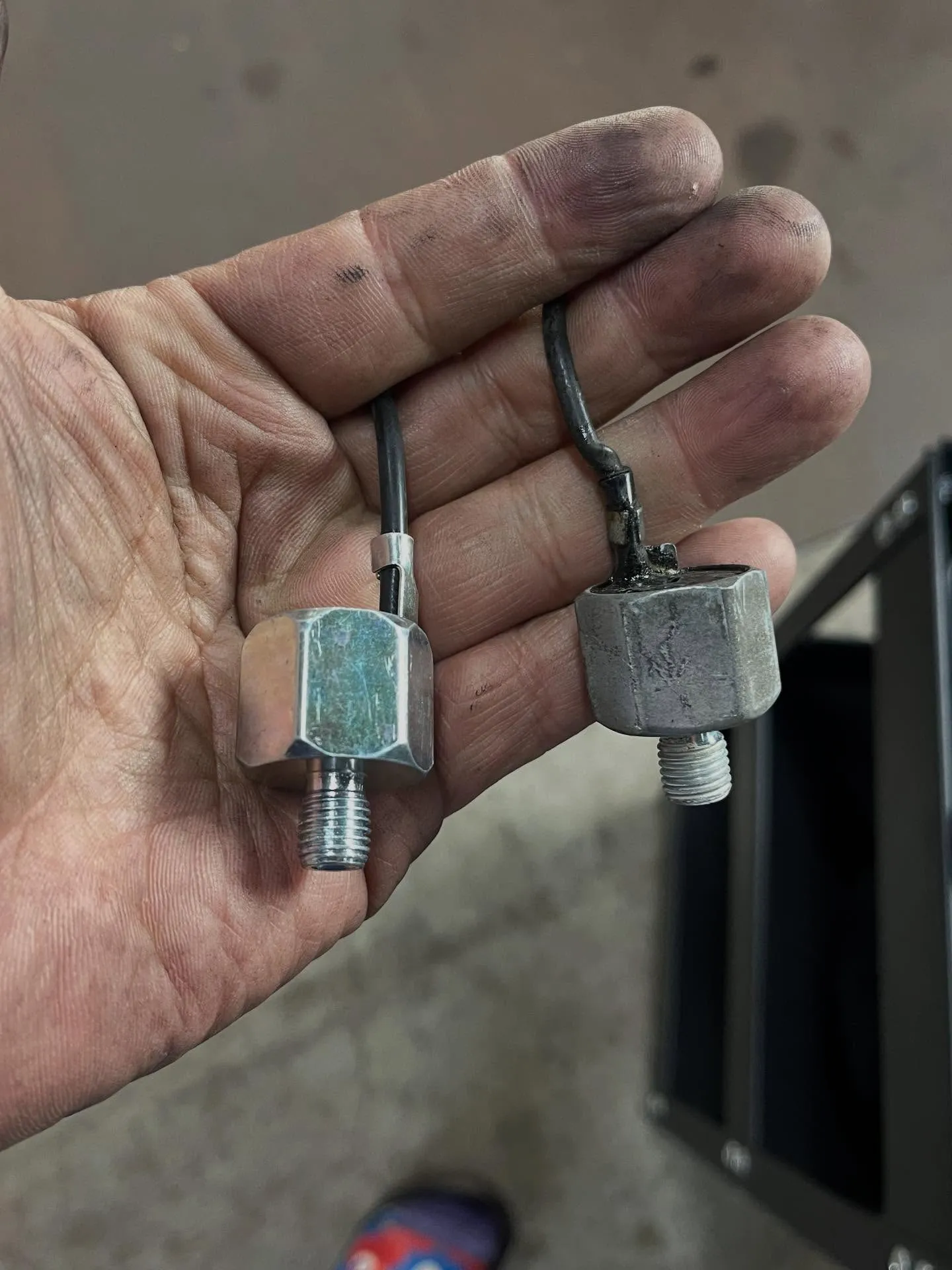 先日ワゴンRのノックセンサー交換をしました。