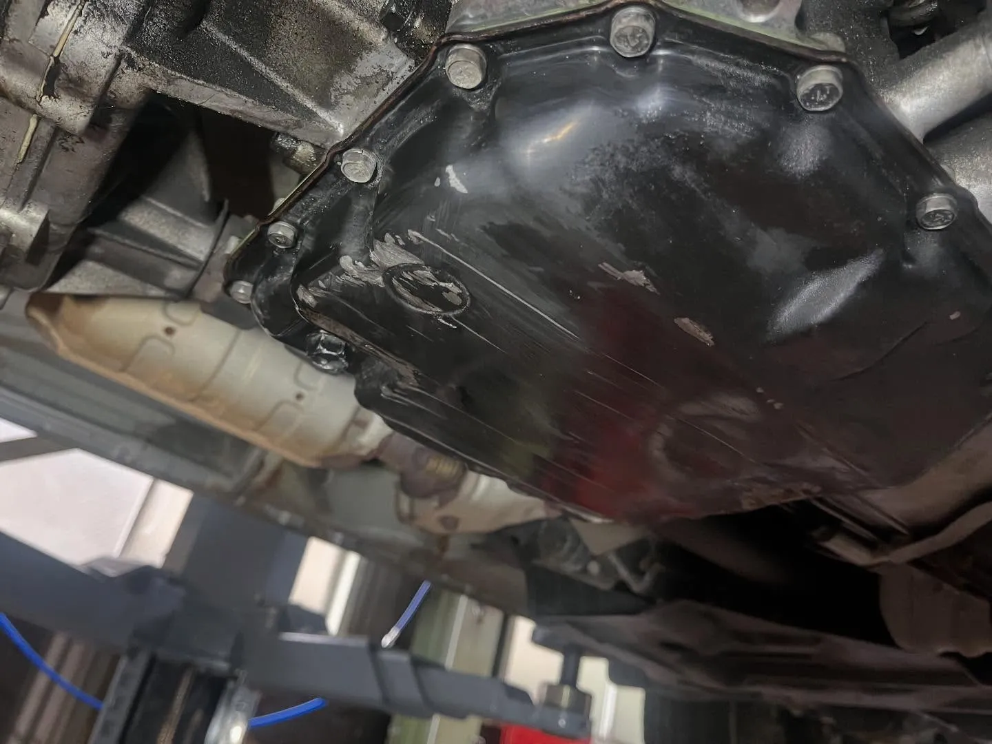 三菱ミニキャブのオートマのオイルパンガスケット交換のご依頼で...